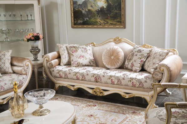  Роскошный 3-местный диван в класическом стиле в бело-розовом цвете