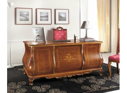 Классический офисный стол из дерева в коричневом цвете