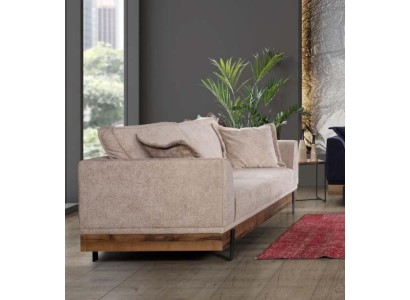 Бежевый трёхместный диван с прочными деревянными деталями в стиле модерн
