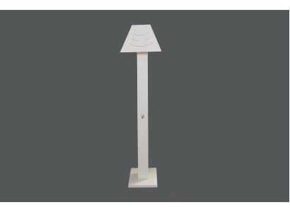 Белая напольная лампа из качественных материалов для спальной комнаты