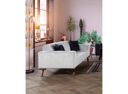 Великолепный трёхместный диван в уютных белых оттенках