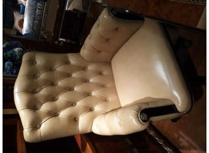 Респектабельное кресло руководителя в классическом стиле Честерфилд изготовлен из высококачественных материалов
