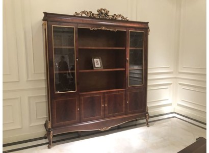 Практичный книжный шкаф из дерева высшего качества в дом или офис