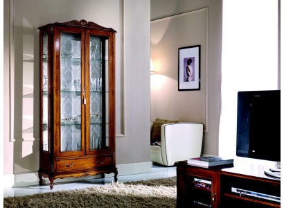 Дизайнерская итальянская деревянная витрина с 2мя стеклянными дверями и с одним выдвижным ящиком