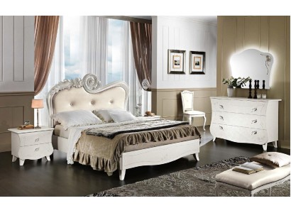 Дизайнерская двуспальная кровать из натурального дерево от производителей мебели Италии