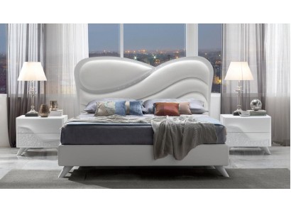 Белая двуспальная современная кровать в итальянском стиле 