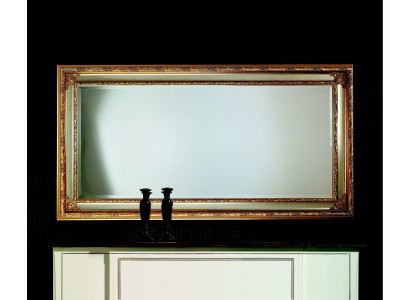 Зеркало обладает большим размером 94x184 см, что позволяет использовать его как функциональный элемент интерьера