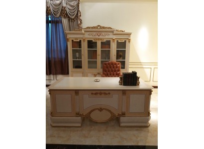 Благородный дизайнерский письменный стол от европейских производителей мебели 