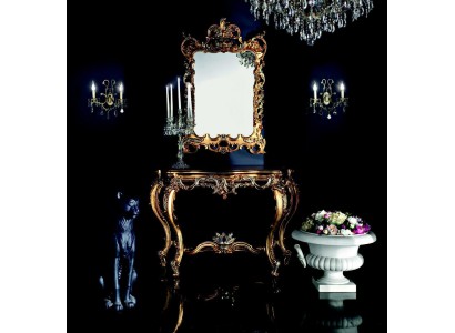 Дизайнерский итальянский консольный столик с зеркалом в золотом цвете декорирован резьбой ручной работы